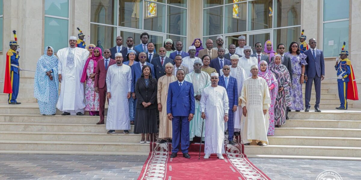 ديبي يوجه حكومة “هالينا الثالثة” بالصرامة والشفافية.. دون قرارات تنفيذية في أول اجتماع