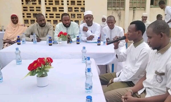 مسابقة للمطارحات الشعرية بثانوية الملك فيصل تعزز المهارات اللغوية… وفوز فريق البنات