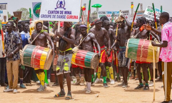بنقور تحتفي بالثقافة العابرة للحدود… انطلاق الدورة العاشرة لمهرجان “توكنا ماسانا” الدولي