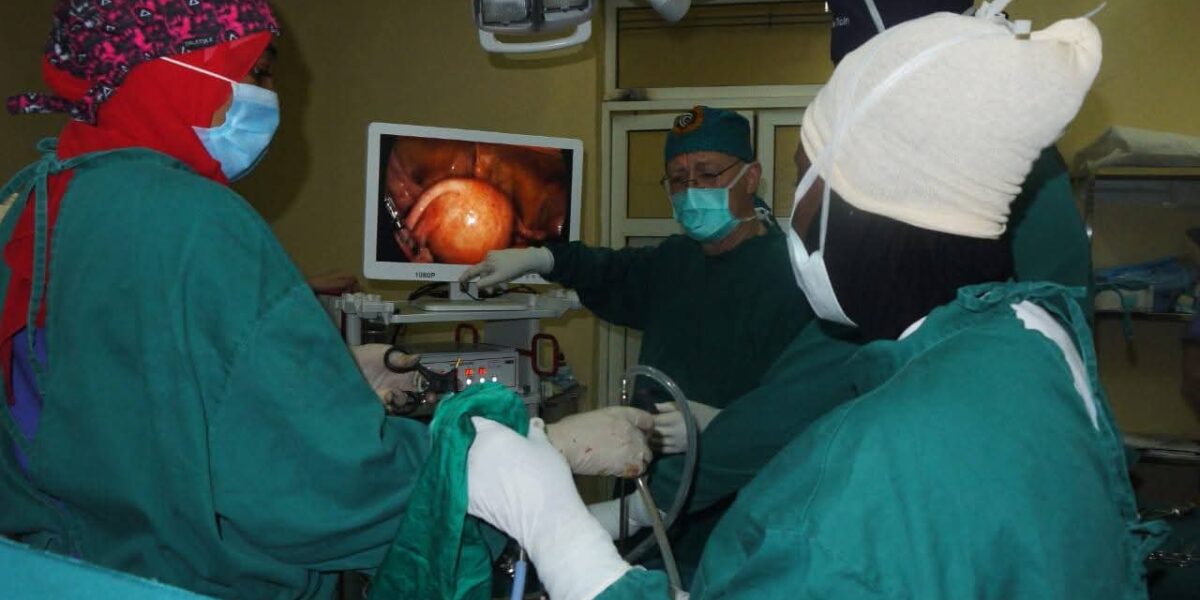 تشاد: بعثة جراحية بالتنظير البطني لتعزيز الرعاية الصحية للنساء “فريق تشادي فرنسي يجري عمليات لـ30 مريضة”