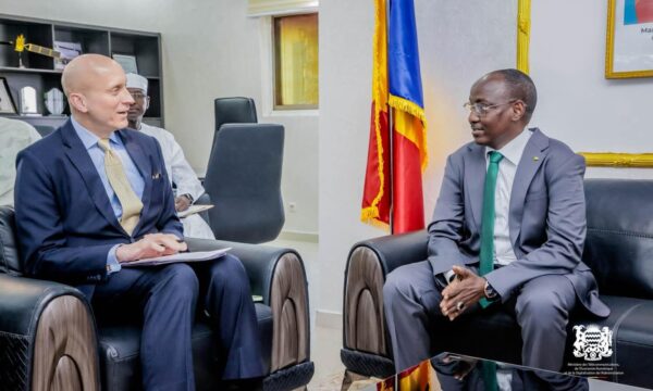 تشاد والولايات المتحدة تبحثان تعزيز التعاون الرقمي وتحضير بعثة إلى واشنطن وتسلم استراتيجية للأمن السيبراني