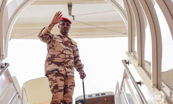 ديبي يتوجه إلى وادي فيرا… تحرك ميداني لاختبار الأمن على حدود ملتهبةت