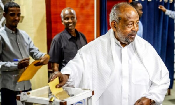 جيبوتي: إعادة انتخاب الرئيس إسماعيل عمر جيله لولاية سادسة بنسبة 97.81%