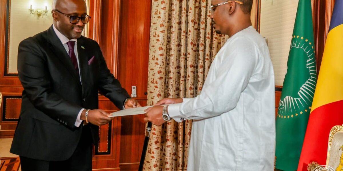 أنجمينا تستقبل وزير خارجية رواندا حاملاً رسالة من الرئيس كاغامي لتعزيز التعاون الثنائي