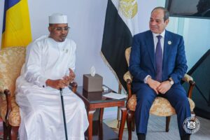ديبي والسيسي يبحثان تعزيز التعاون الثنائي على هامش قمة “أفريقيا إلى الأمام”