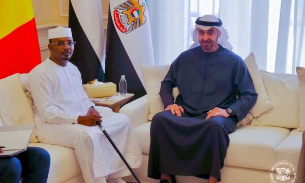 تعزيز الشراكة الاستراتيجية بين تشاد والإمارات في أبوظبي: مباحثات رفيعة المستوى بين الرئيسين