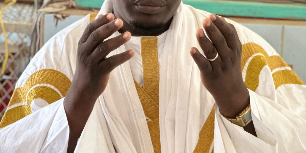 المجلس الإسلامي بوداي يفصل أحد أعضائه والداعية المعني يعلق لأول مرة على القرار