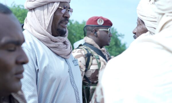 بعد سقوط ضحايا في نزاع عقاري.. وفد حكومي رفيع يحلّ بأم حجر لتقييم الوضع الأمني والإداري