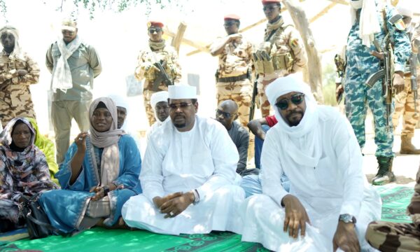 وفد حكومي إلى أم حجر بعد مواجهات دامية.. تعهد بمحاسبة المتورطين وترسيخ سلطة الدولة<p dir="rtl"><br><!--/data/user/0/com.samsung.android.app.notes/files/clipdata/clipdata_bodytext_260825_184558_997.sdocx--></p>