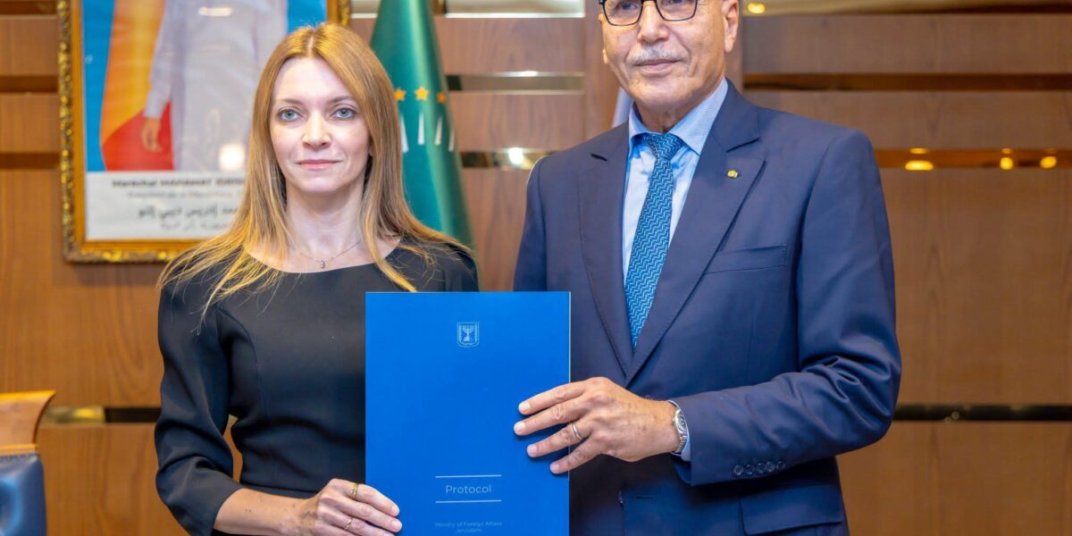 سفيرة إسرائيل لدى تشاد تقدم نسخ أوراق اعتمادها لوزير الخارجية